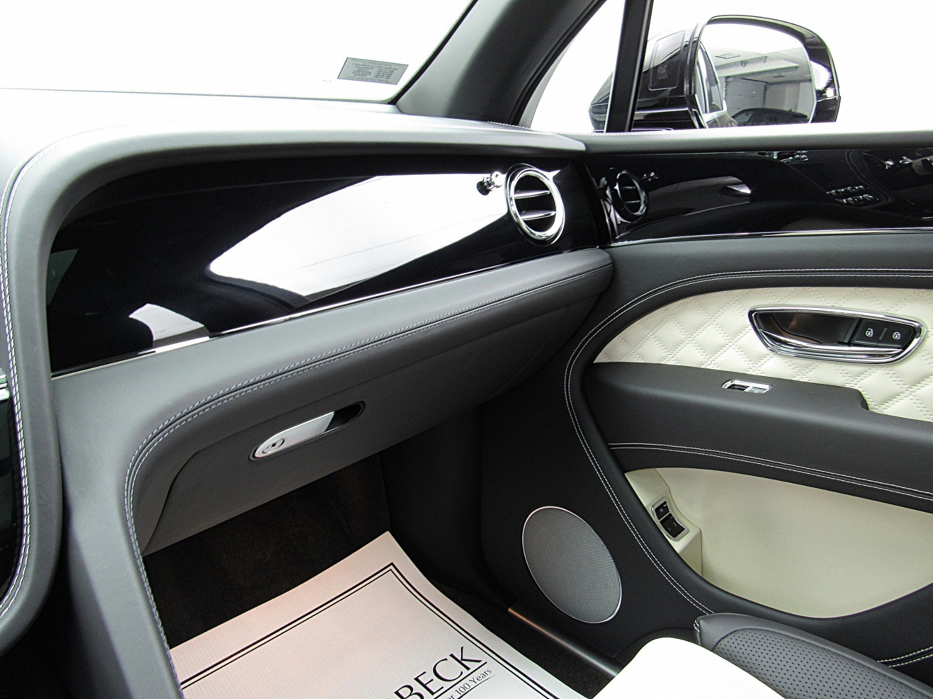 2022 Bentley Bentayga V8/LEASE OPTIONS AVAILABLE